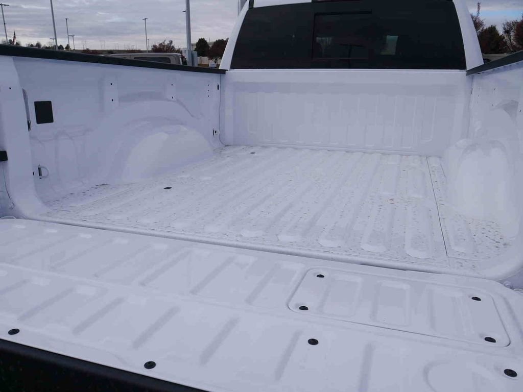 New 2026 Bright White Clear-Coat Exterior Paint RAM LARAMIE image 9