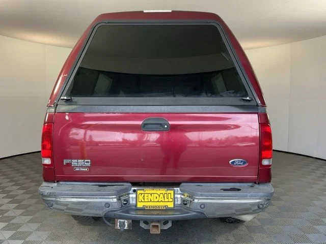 Used 2004 Red Ford XLT image 5