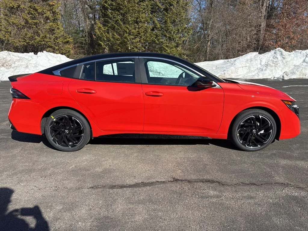 2026 Nissan Sentra SR - Photo 8