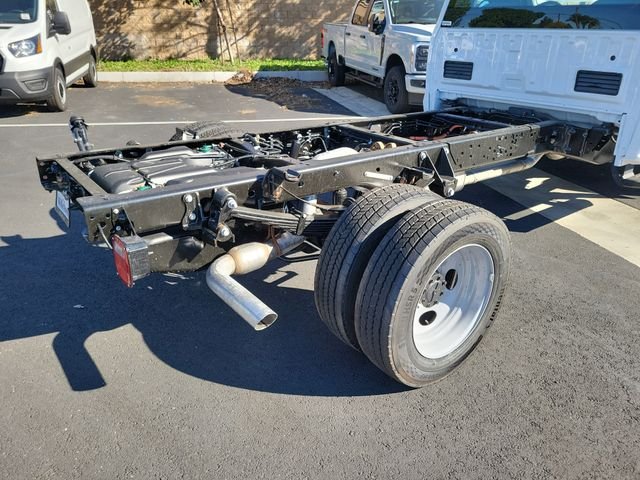 New 2026 Oxford White Ford F-550® XL image 16