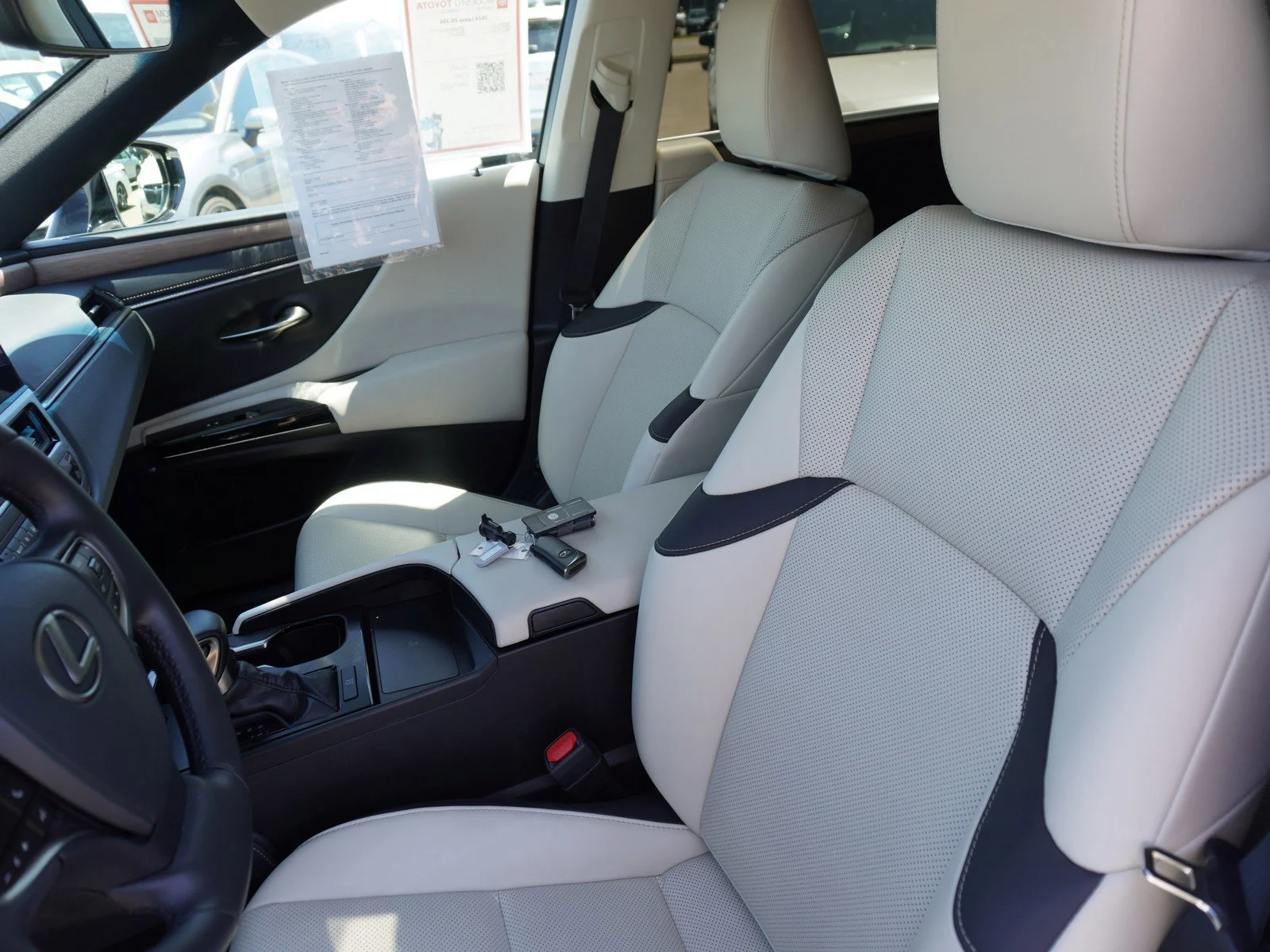 Used 2024 White Pearl Lexus ES 350 image 21