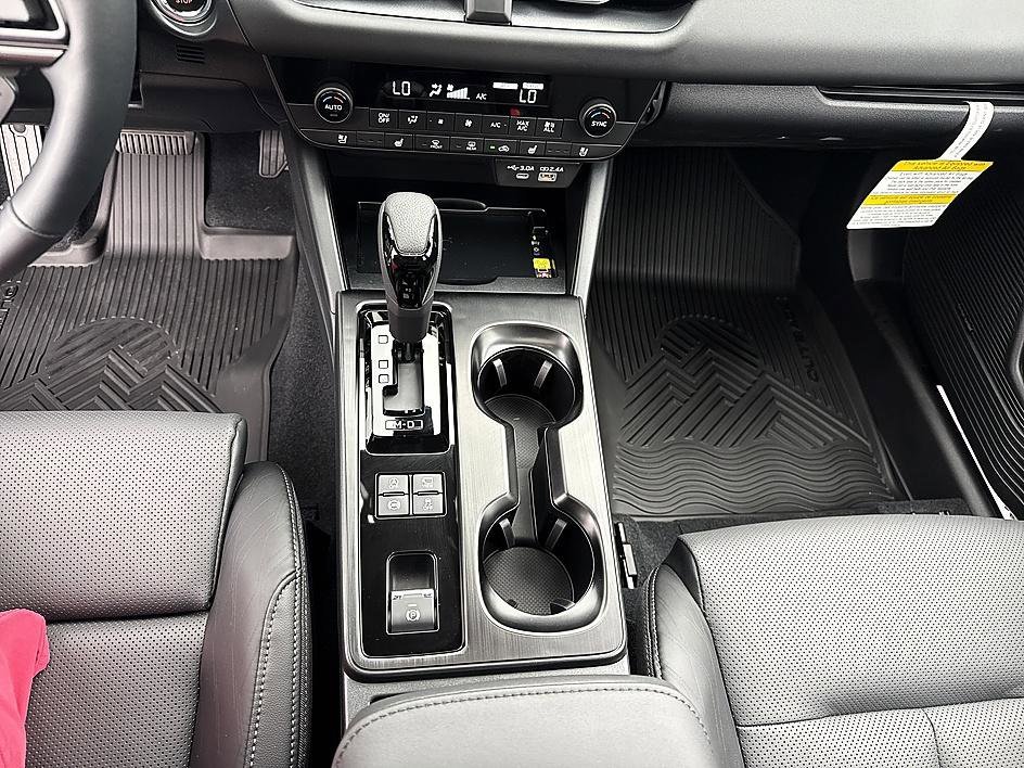 2026 Subaru Outback Touring - Photo 18