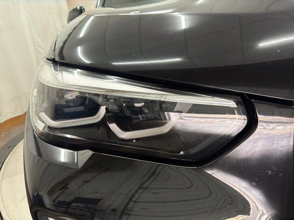 Used 2021 Black BMW sDrive40i image 8
