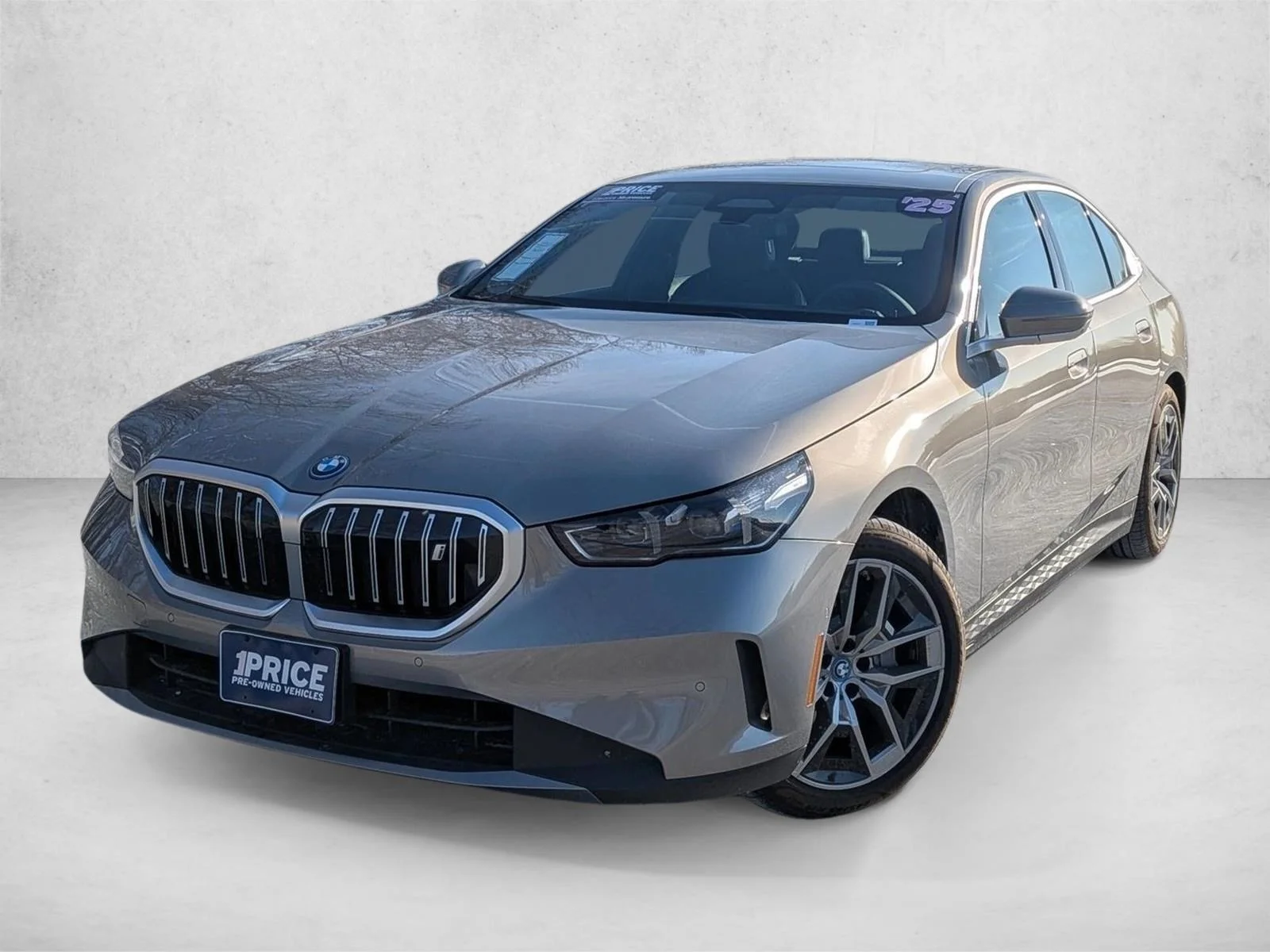 2025 BMW i5 xDrive40 Sedan's photo