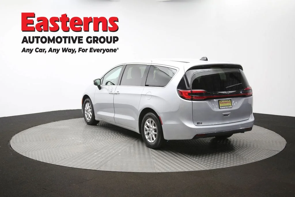 Used 2024 Silver Chrysler Touring L image 127
