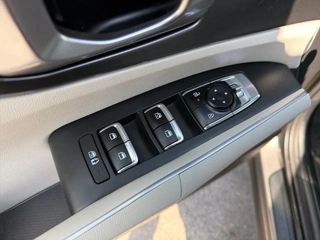 Certified Used 2025 Beige Kia EX image 17