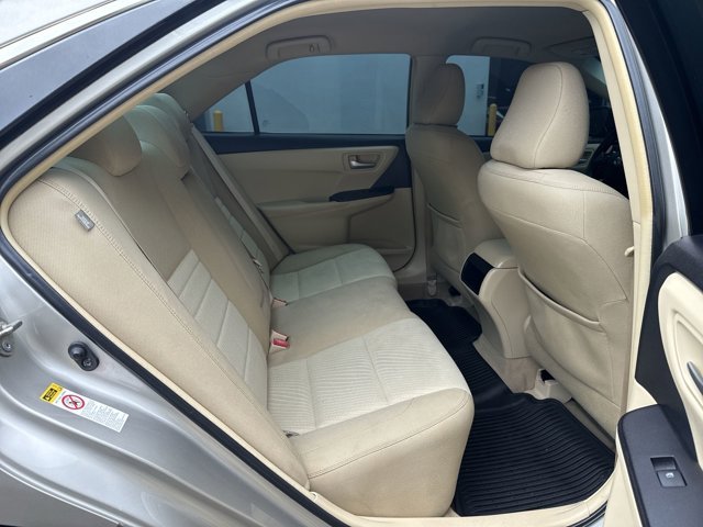 Used 2016  Toyota  image 21