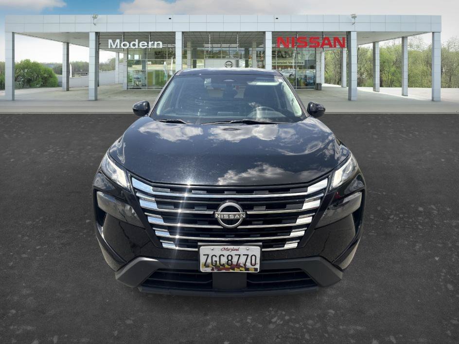 Used 2024 Super Black Nissan SV image 8