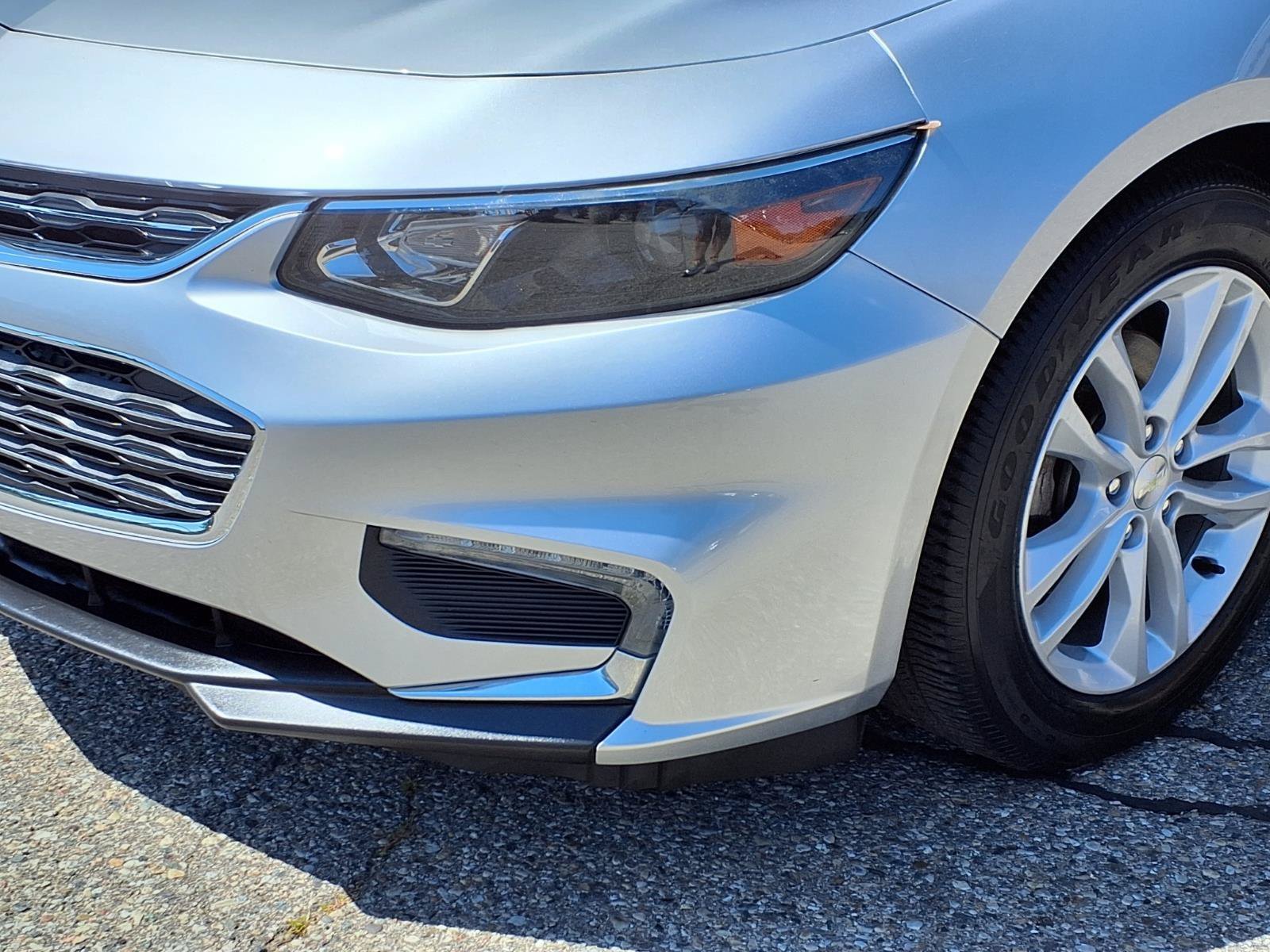 Used 2016 Silver Ice Metallic Chevrolet LT image 22