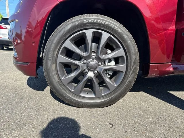 Used 2018 Velvet Red Pearlcoat Jeep High Altitude image 39