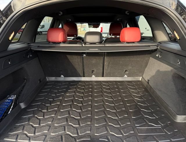 Used 2020  Mercedes-Benz GLC 300 image 10