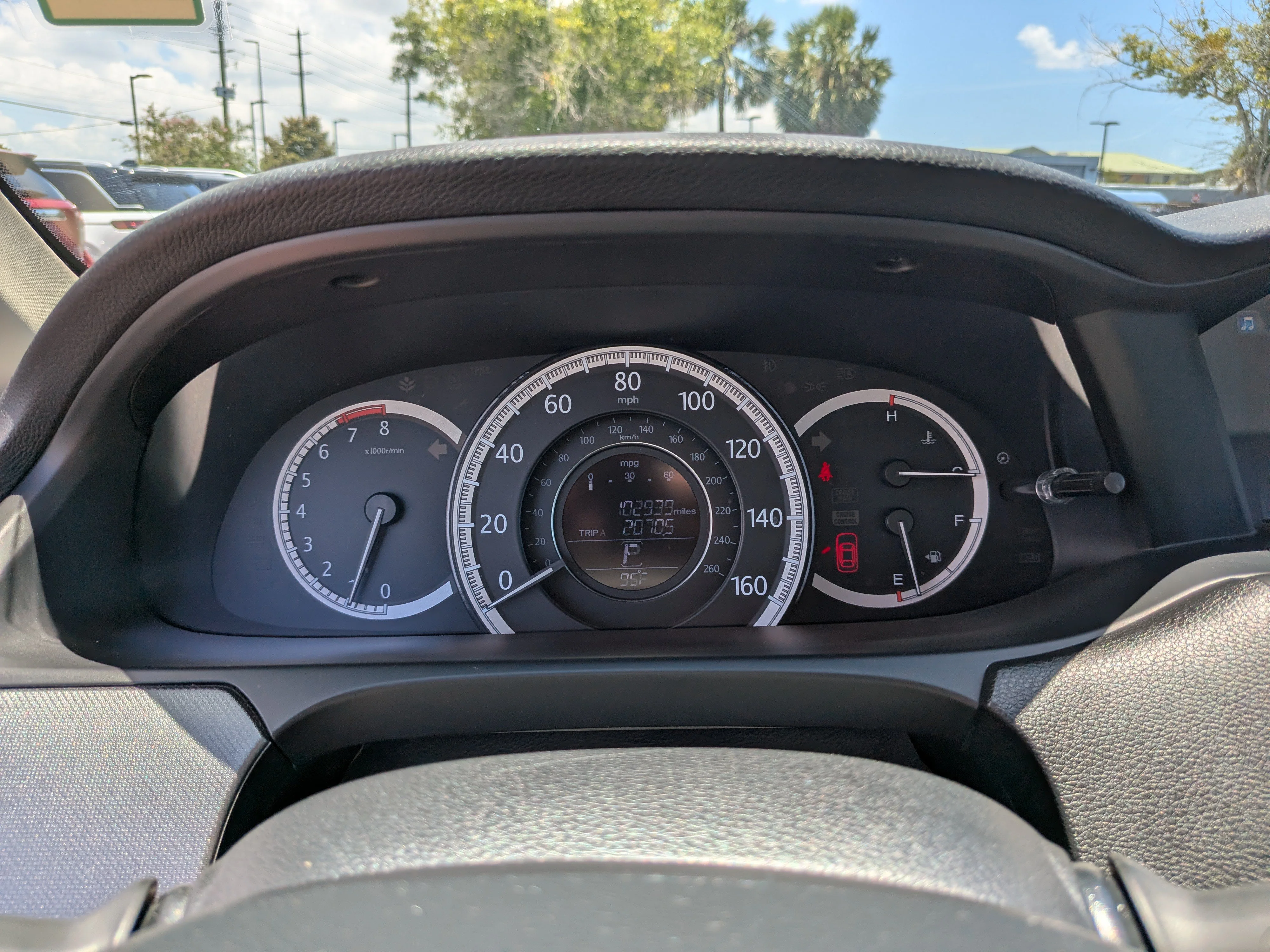 Used 2015 Champagne Frost Pearl Honda LX image 34