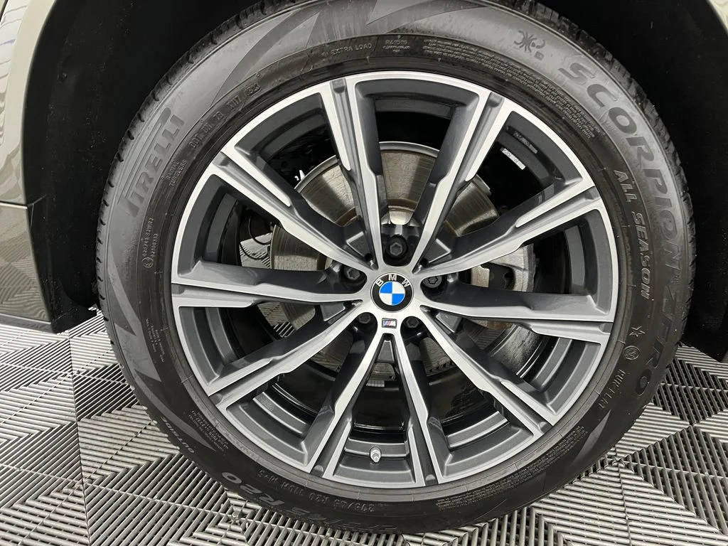 Certified Used 2023 Manhattan Green Metallic BMW xDrive40i image 17