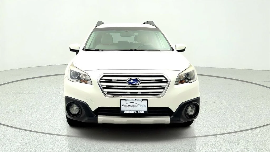 Used 2015 Crystal White Pearl Subaru 4dr Wagon 2.5i Limited PZEV w/ Popular Package #4 image 2