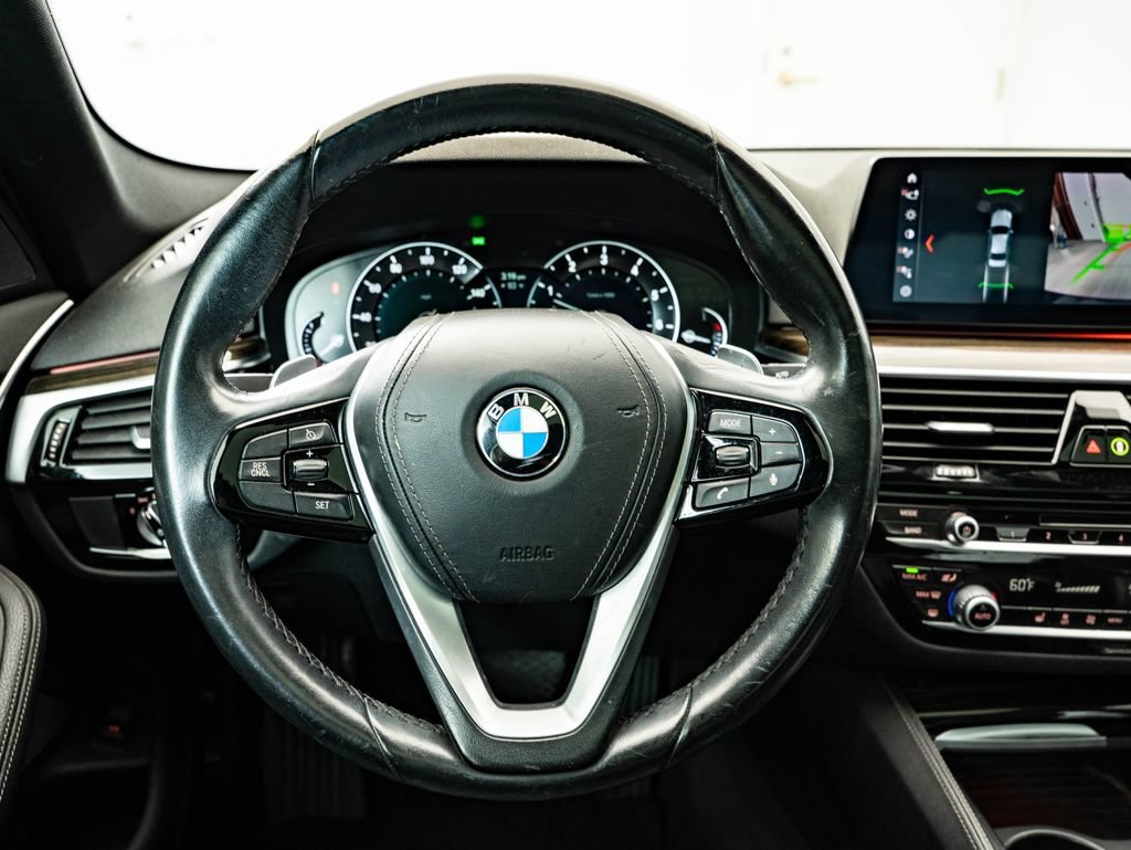 Used 2019 Black Sapphire Metallic BMW 540i image 41