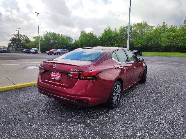 Used 2025 Red Nissan 2.5 SV image 7
