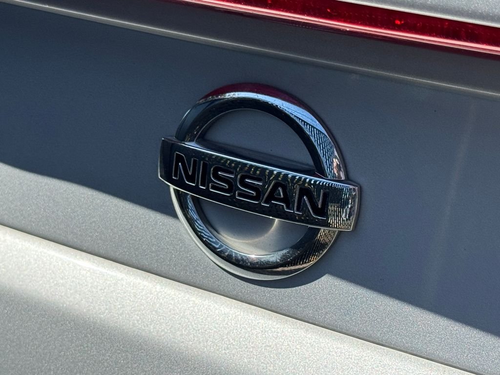 Used 2012 Silver Nissan 2.0 SR image 6