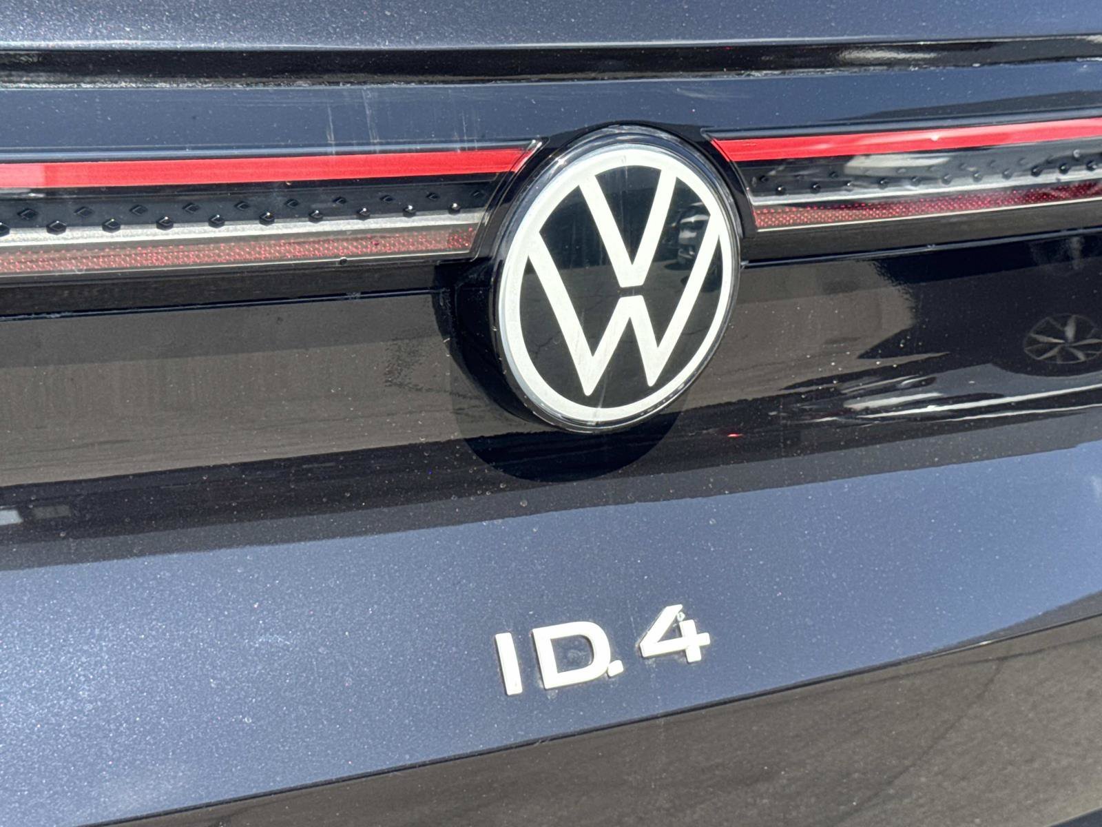 Used 2023 Deep Black Pearl Volkswagen  image 30