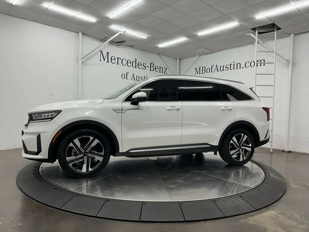 Used 2023 White Kia EX image 4