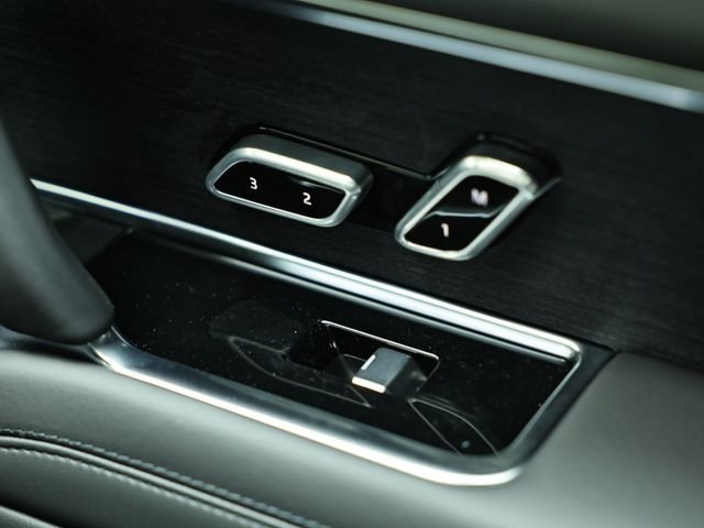 New 2026 Santorini Black LAND ROVER SE image 50