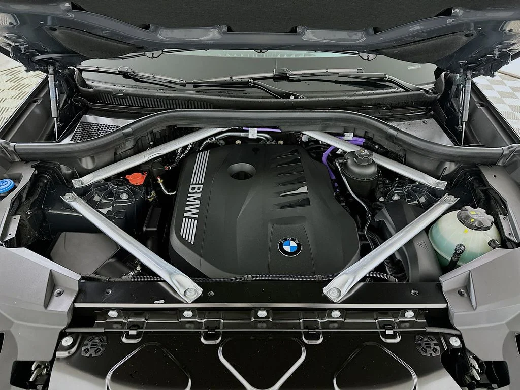 New 2026 Gray Metallic BMW xDrive40i image 30