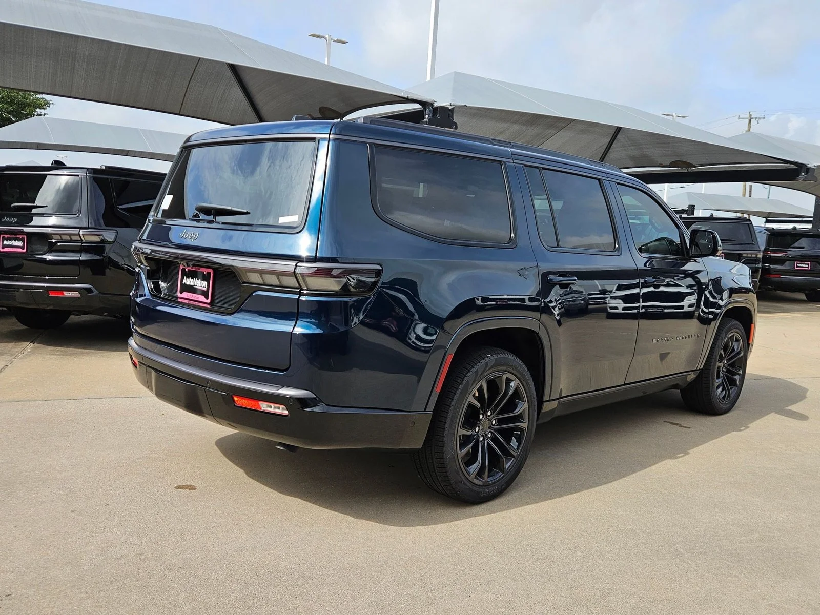 New 2026 Fathom Blue Pearlcoat Jeep Summit Obsidian image 2