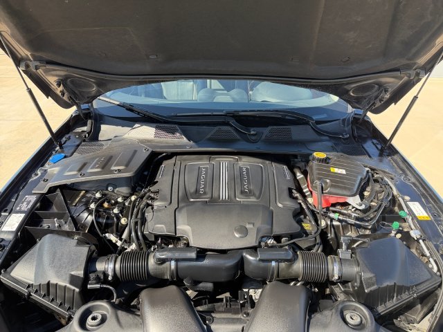 Used 2019 Santorini Black Metallic Jaguar R-Sport image 20