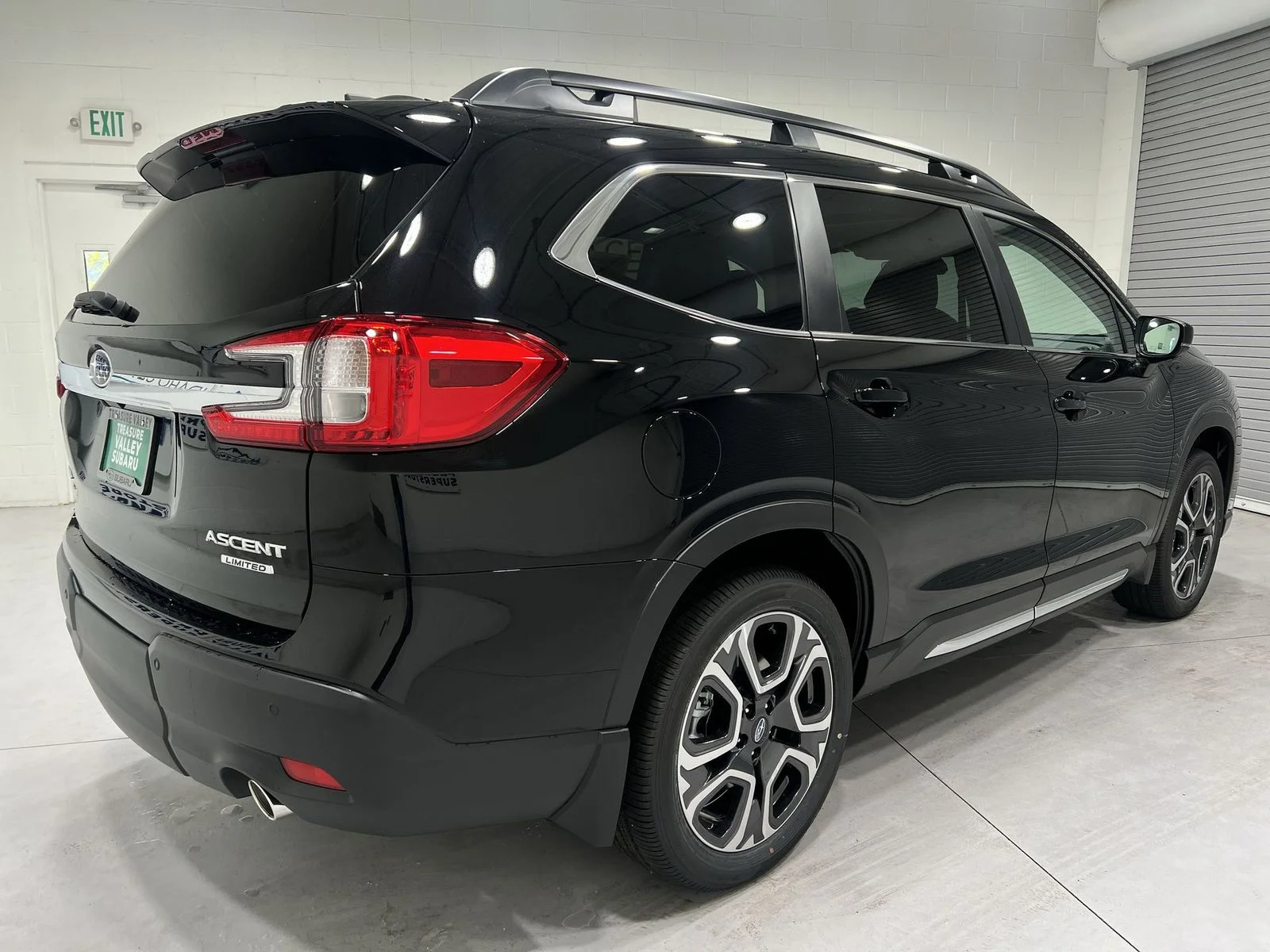 2026 Subaru Ascent Limited - Photo 8