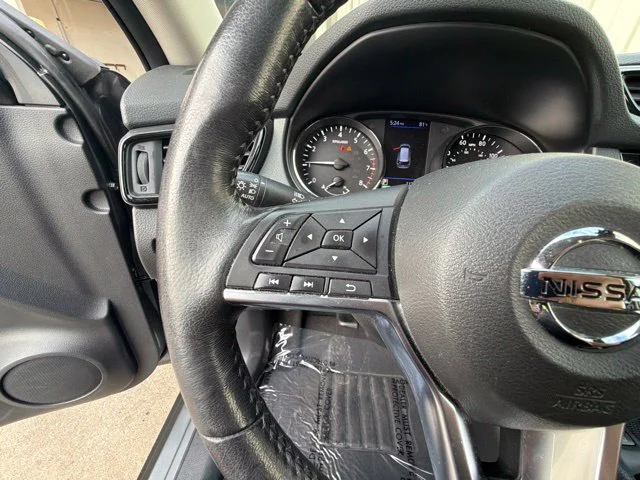 Used 2019 Gray Nissan SV image 31