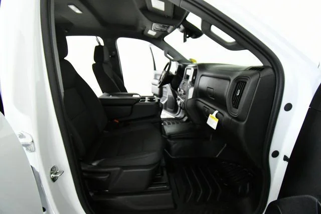 New 2026 Summit White Chevrolet WT image 23