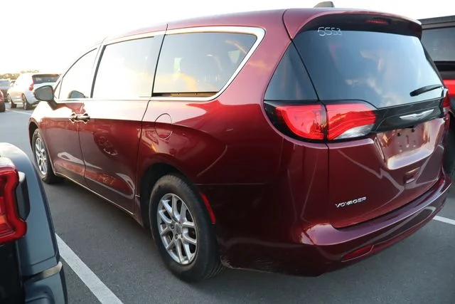 Used 2023 Velvet Chrysler LX image 3