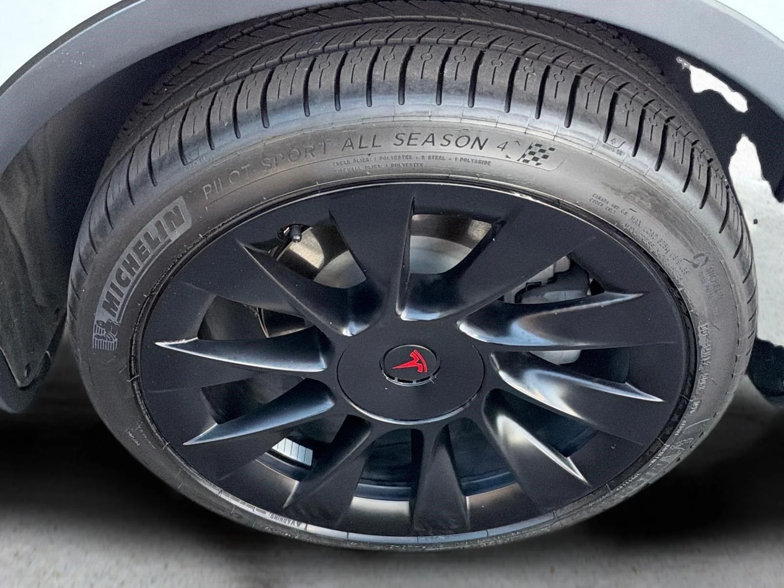 Used 2020  Tesla Long Range image 17