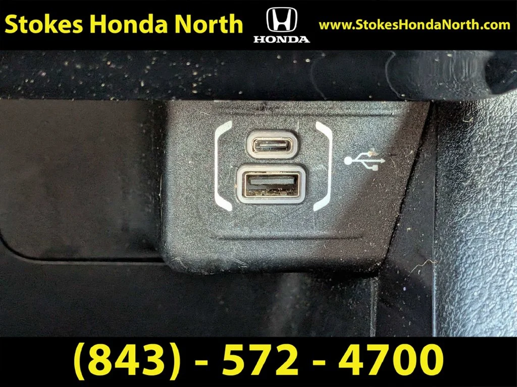 Used 2022 Black Jeep Latitude image 23