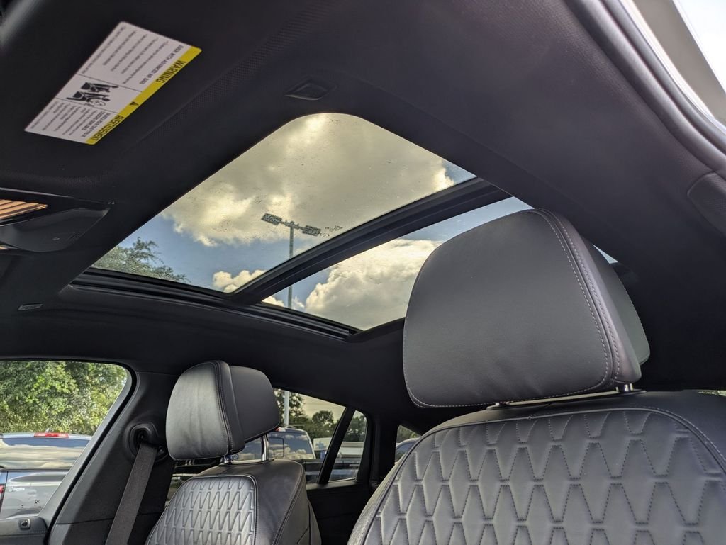Used 2023 White BMW xDrive40i image 14