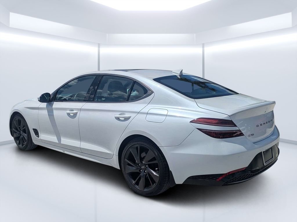 Used 2023 White Genesis 2.0T image 5