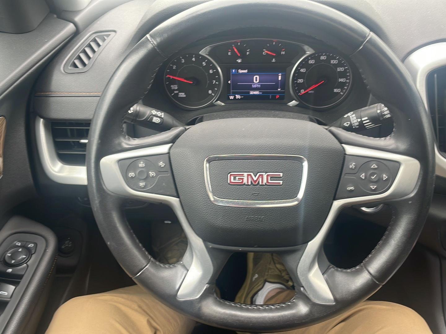 Used 2021 Blue Emerald Metallic GMC SLE image 2
