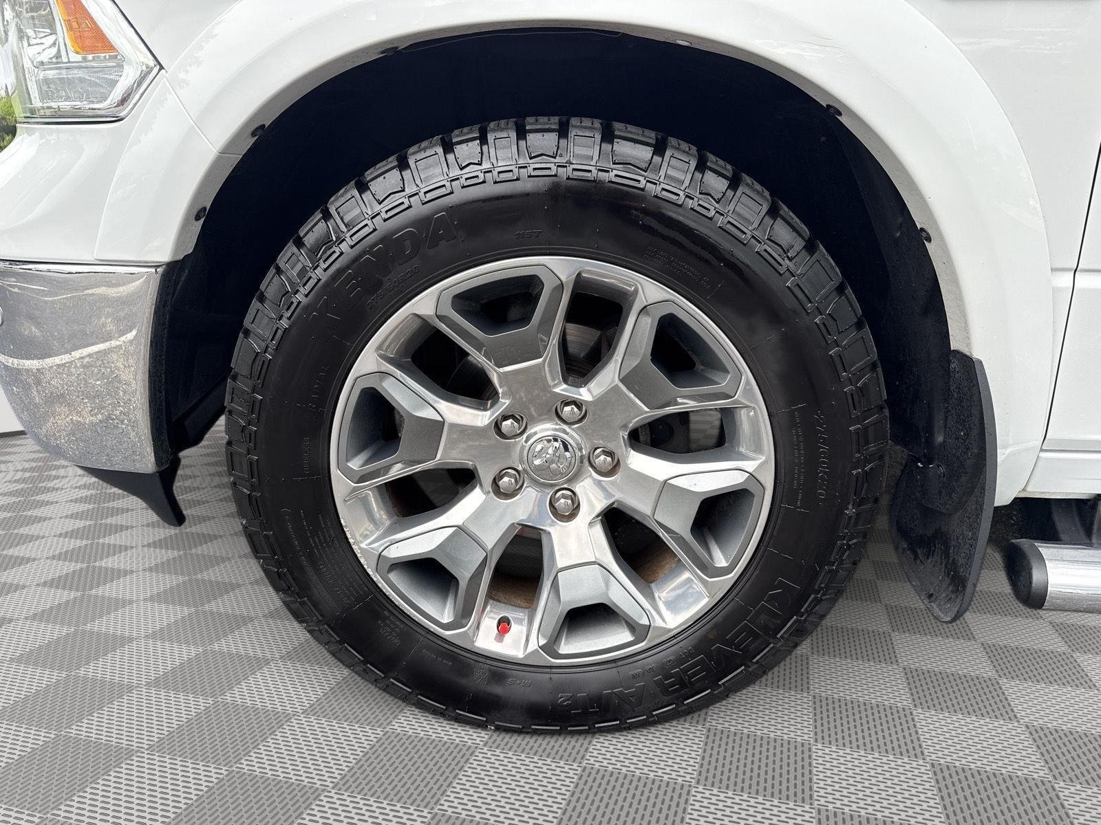 Used 2017 Bright White Clearcoat Ram Limited image 15