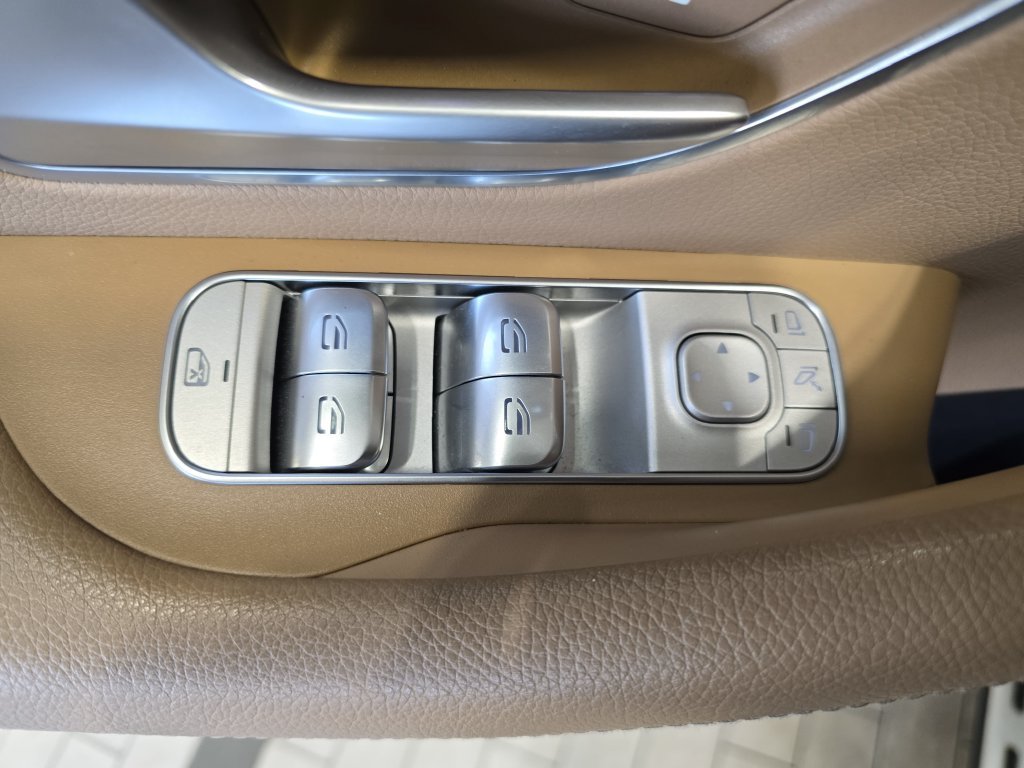 Certified Used 2024 Gray Mercedes-Benz GLE 350 image 31