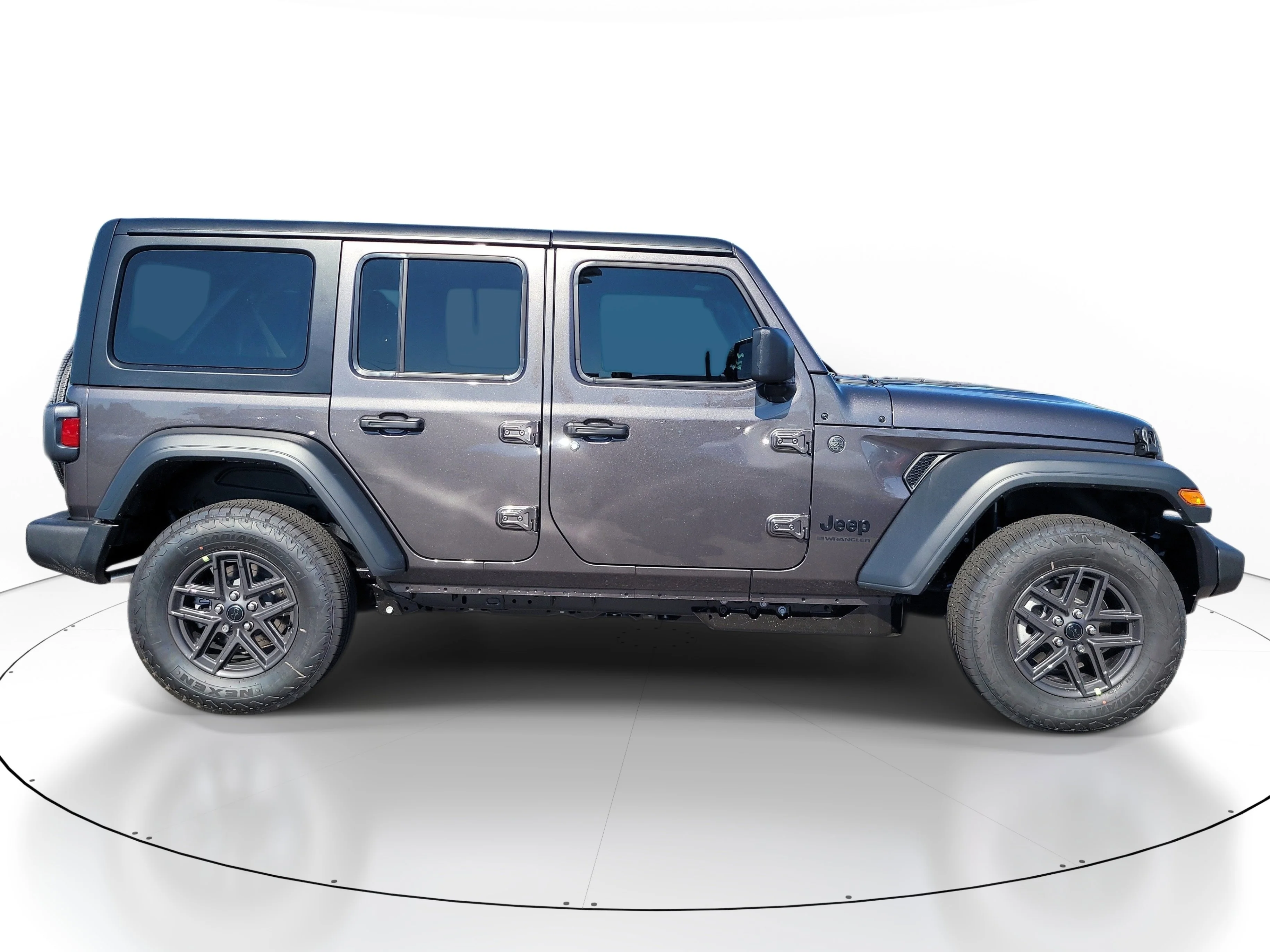 New 2026 Granite Crystal Metallic Clearcoat Jeep Sport S image 5