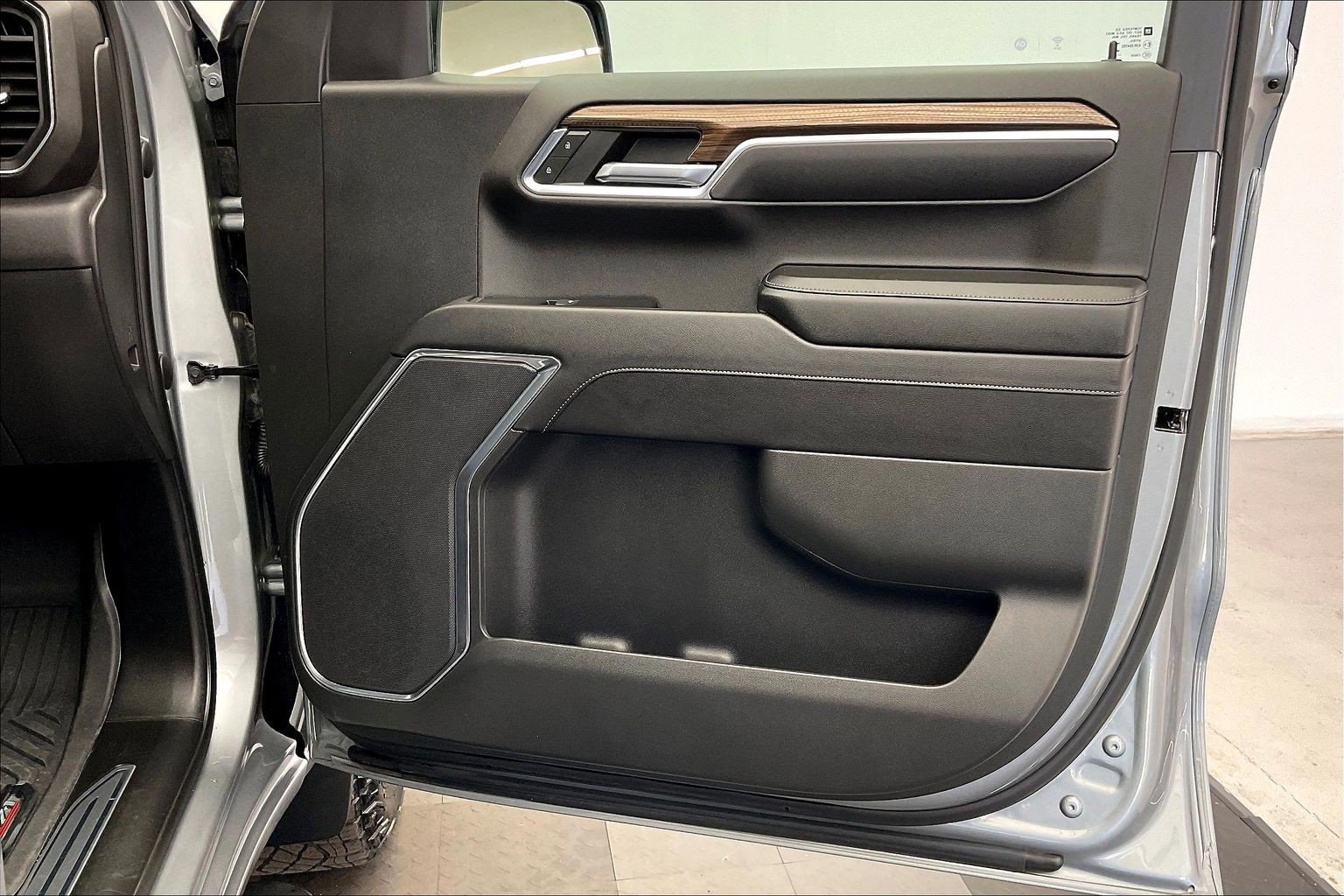 Used 2023 Sterling Gray Metallic Chevrolet LT Trail Boss image 26