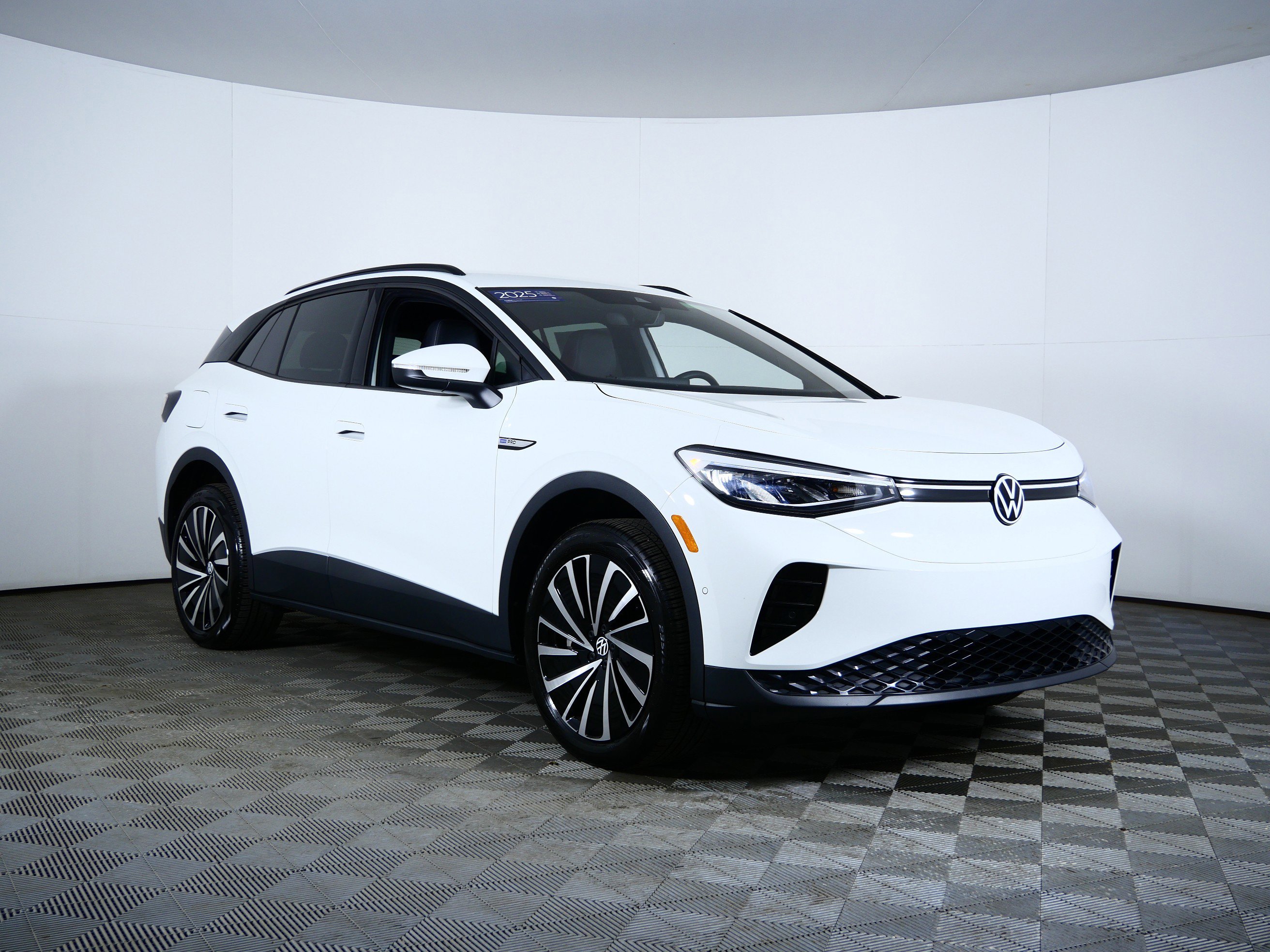 2025 Volkswagen ID.4 PRO AWD's photo