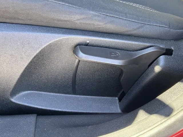 Used 2016 Red Ford SE image 13