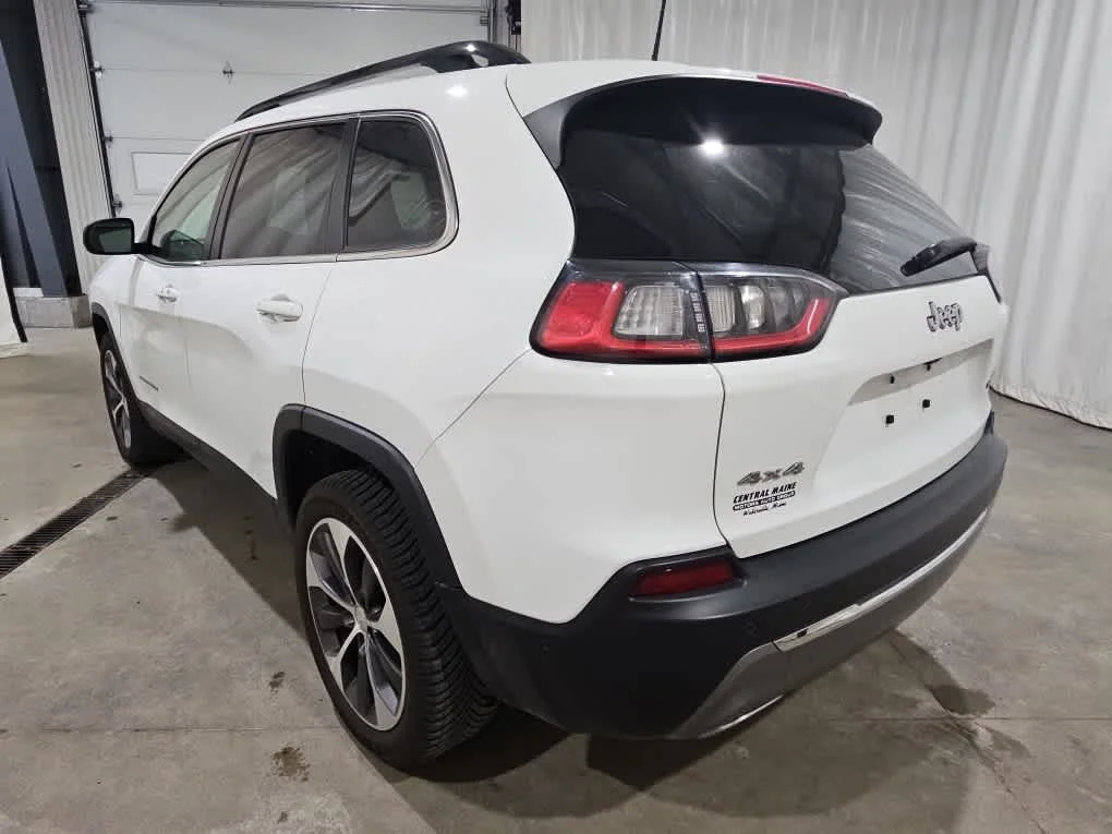 Used 2022 Bright White Clearcoat Jeep Limited image 4