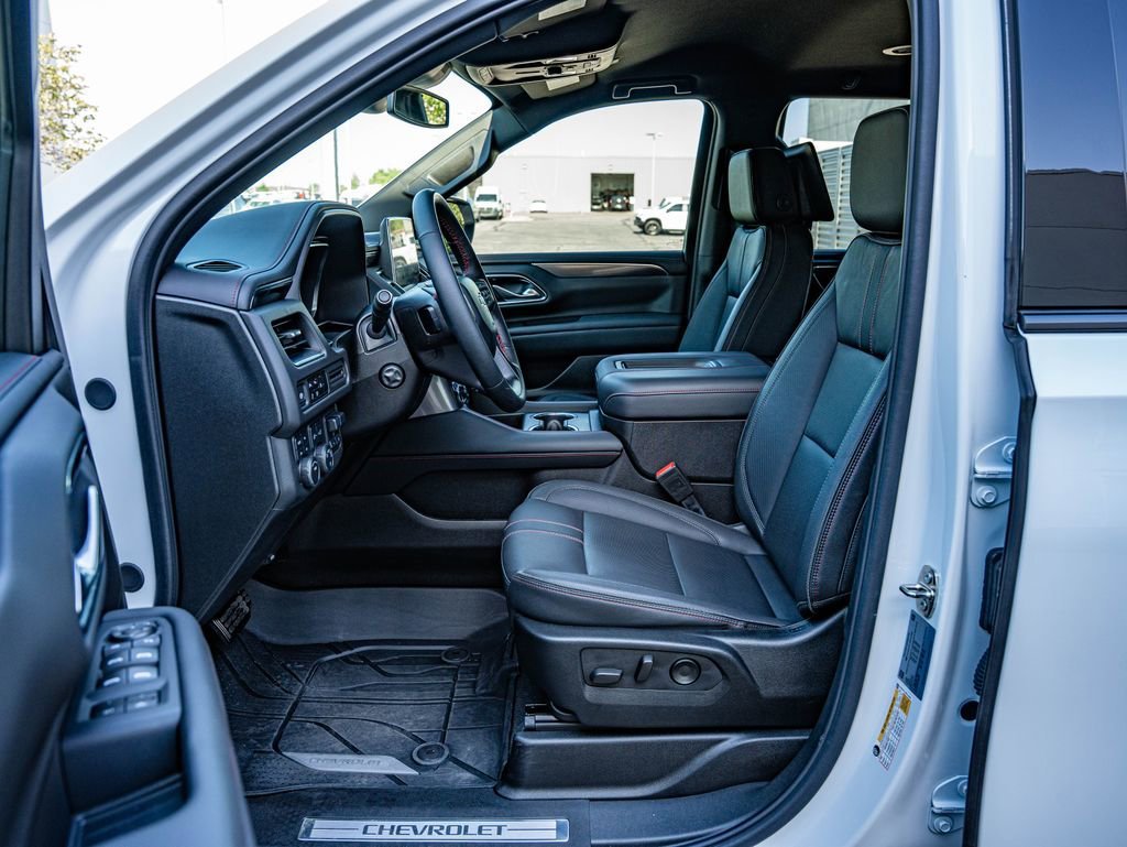 Used 2024 Summit White Chevrolet RST image 31