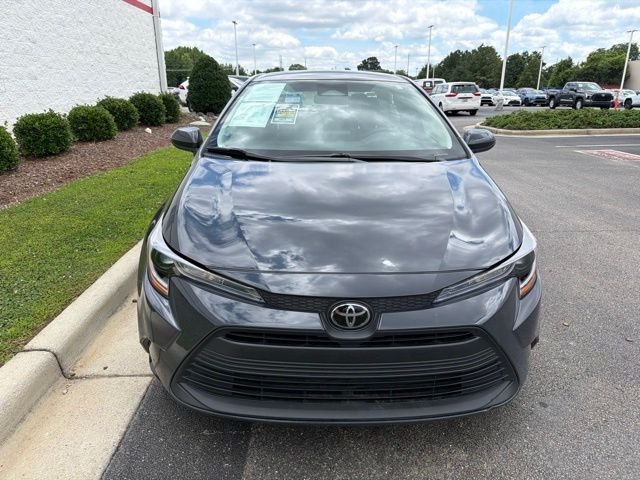 Used 2025  Toyota LE image 2