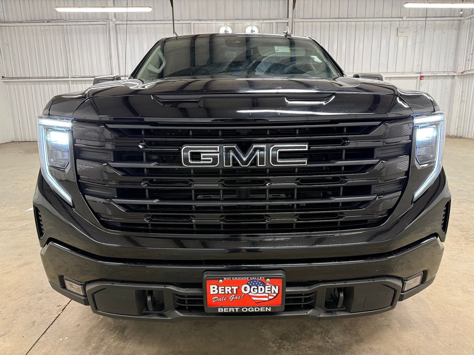 Used 2024 Black GMC Elevation image 3