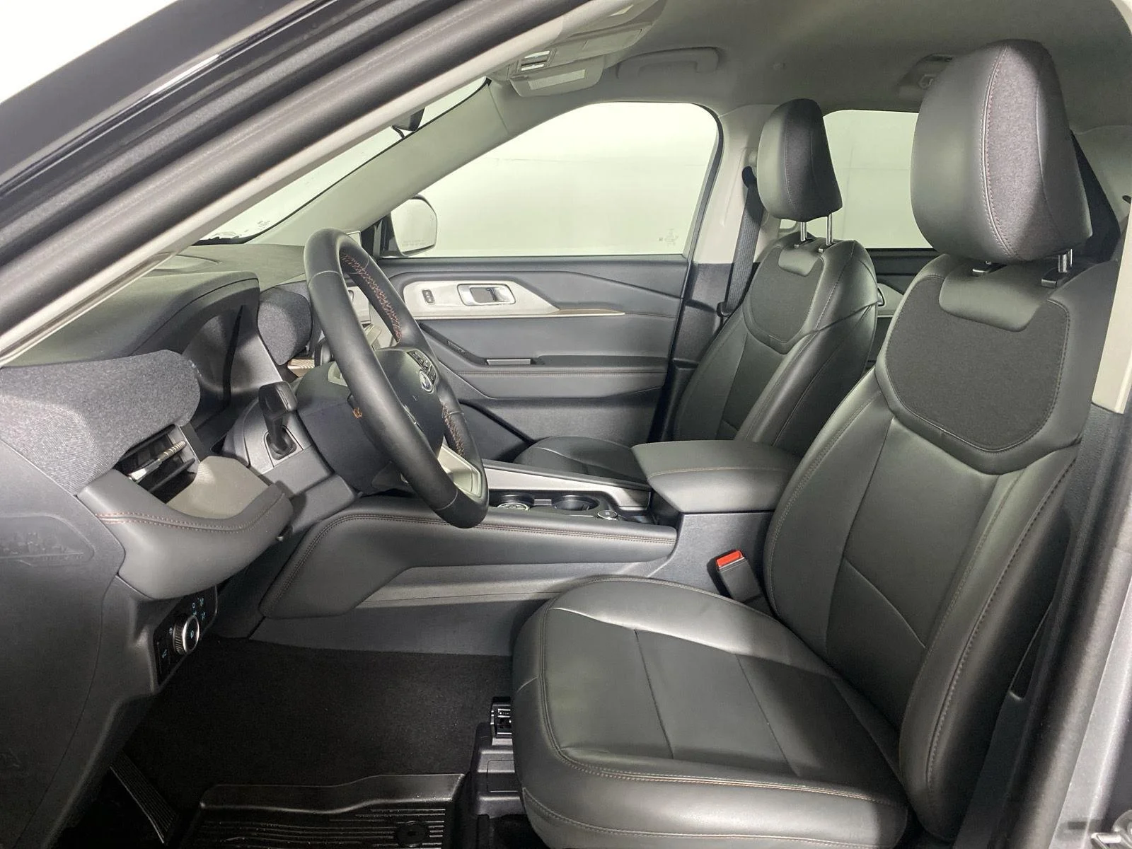 New 2026 Carbonized Gray Metallic Ford Active image 13