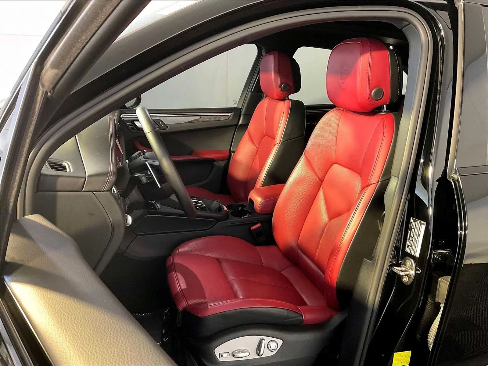Certified Pre-Owned 2024 Porsche Macan S
