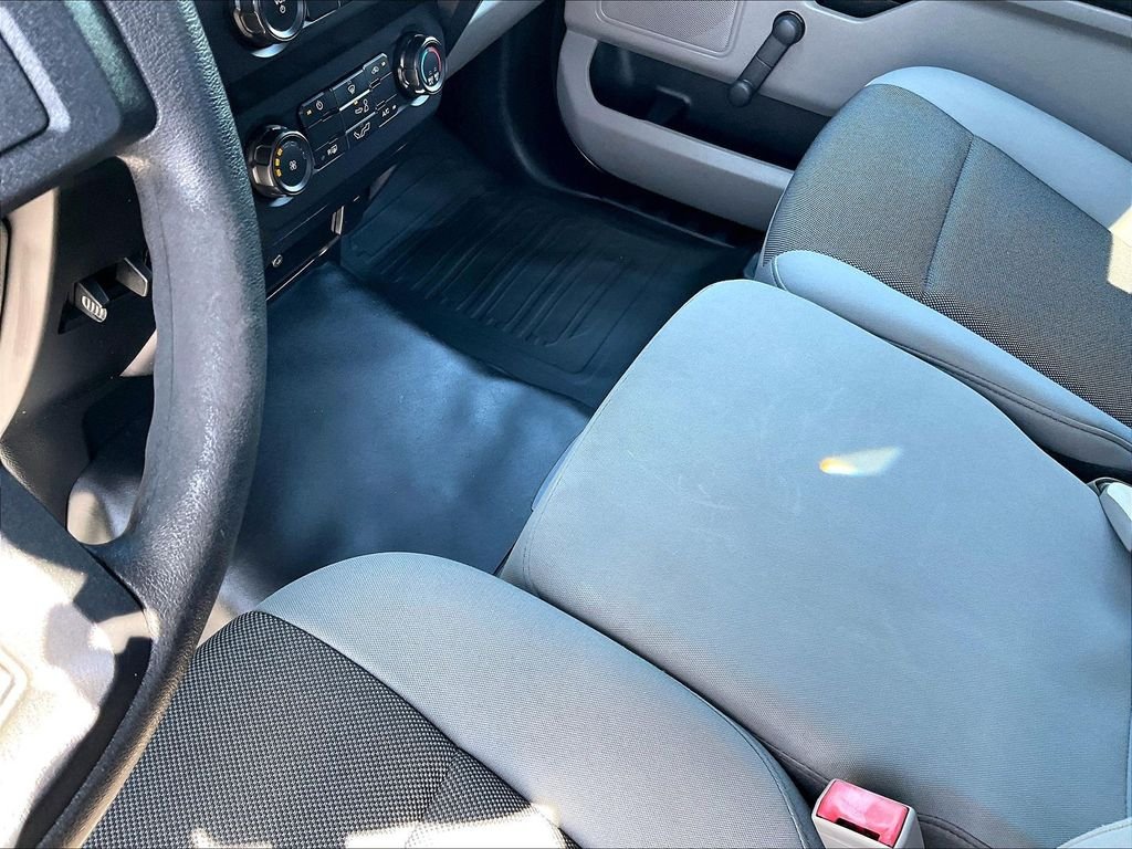 Used 2019 White Ford XL image 16
