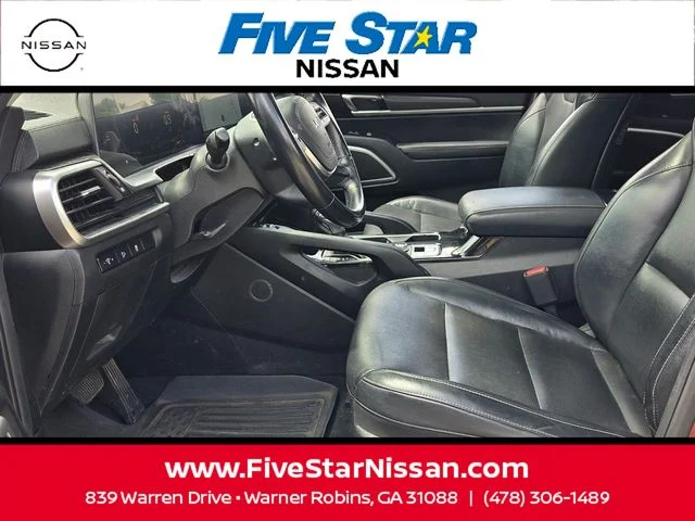 Used 2023 Red Kia S image 5